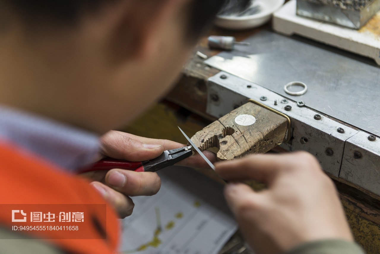 黃金首飾加工與文化藝術(shù)交流的融合